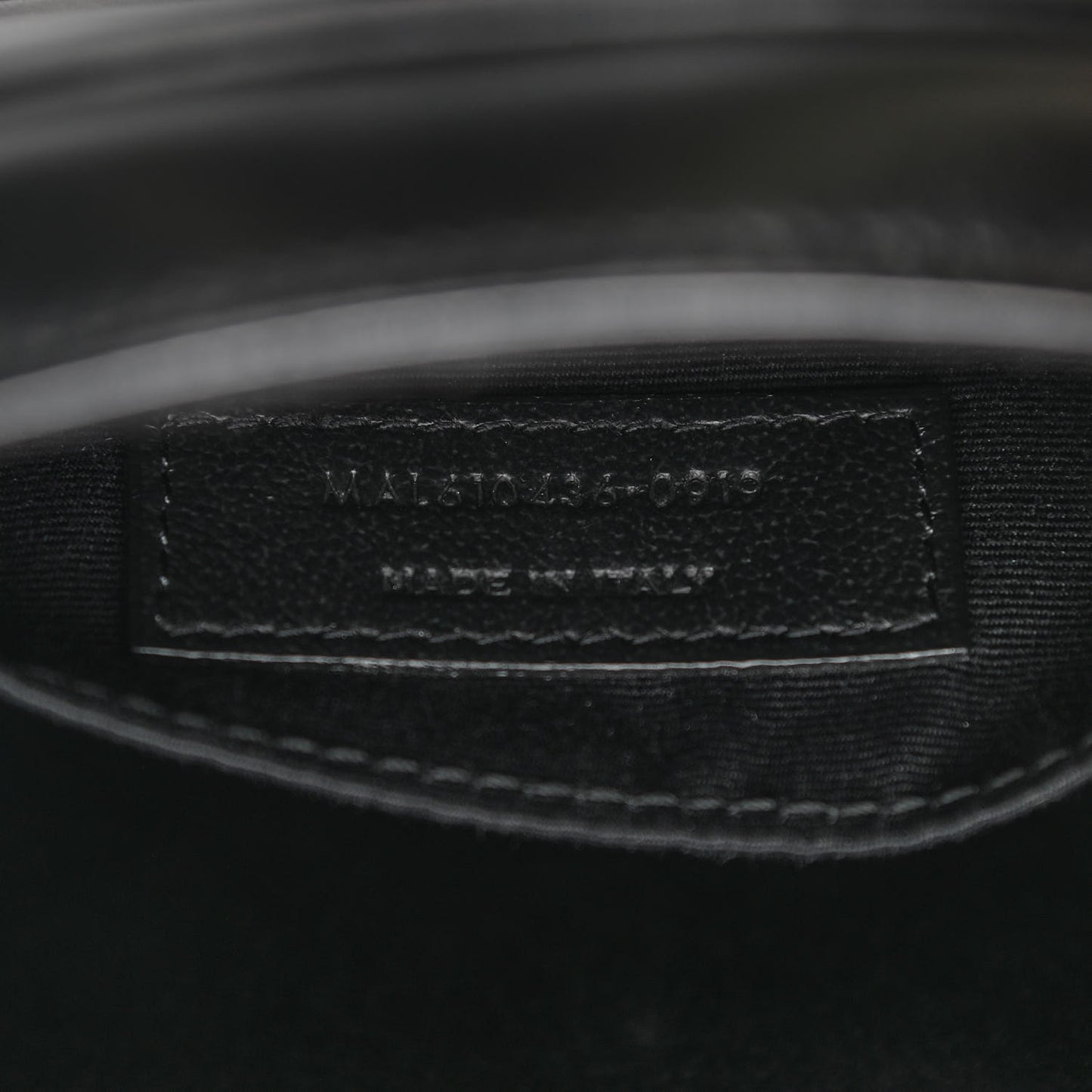 Calfskin Matelasse Chevron Round Vinyle Camera Bag Black