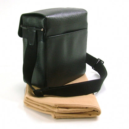 Louis Vuitton Taiga Yaranga Camera Bag 3 of 8