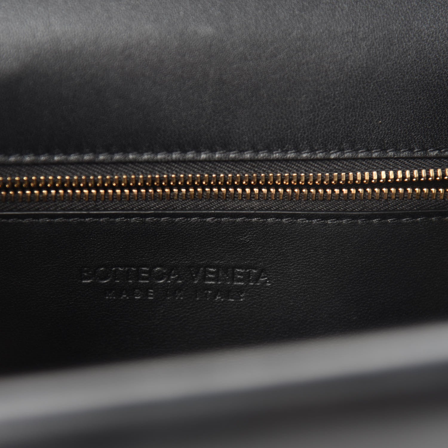 Bottega Veneta Box Calfskin Nappa Clip Bag Black 10 of 13