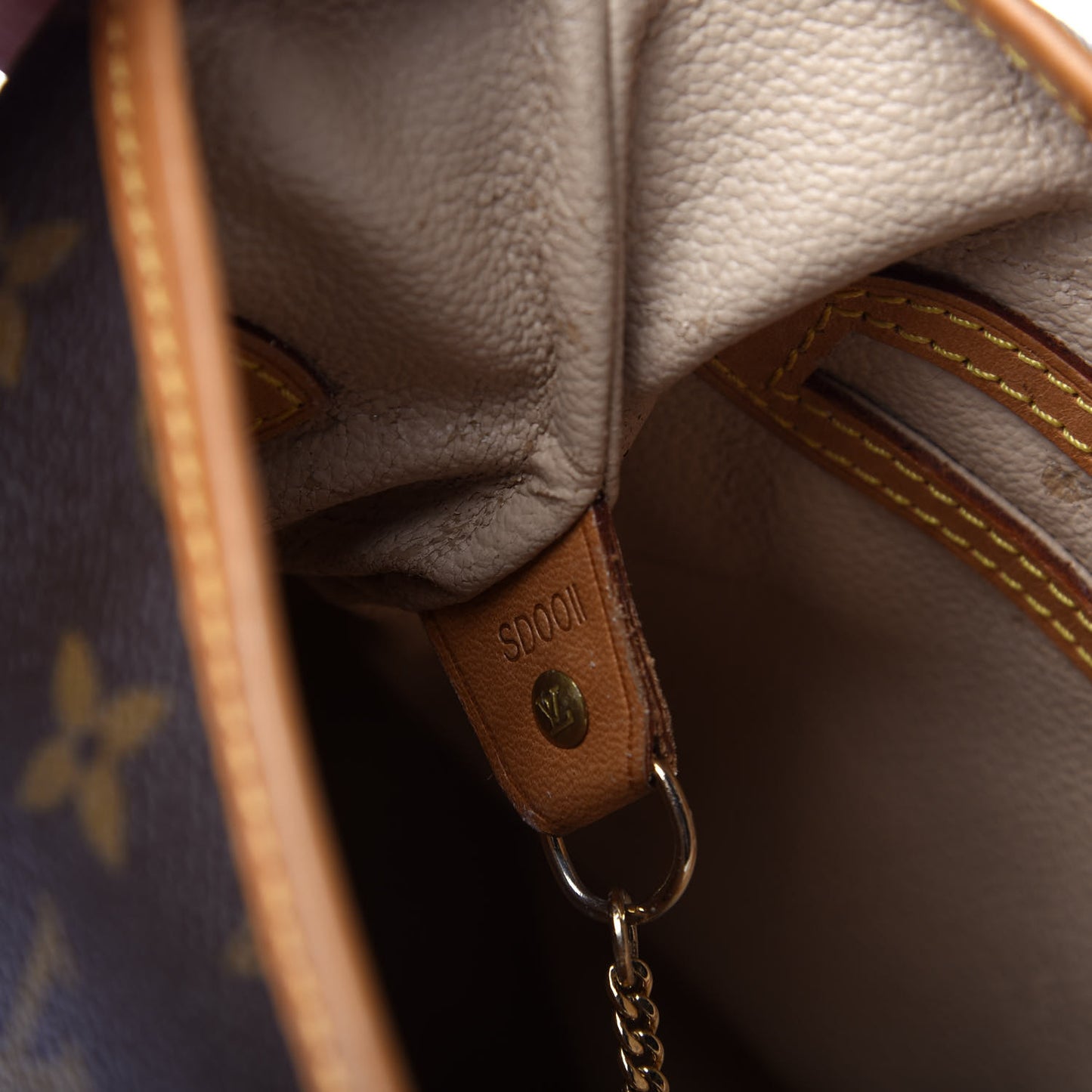 Monogram Petit Bucket 23