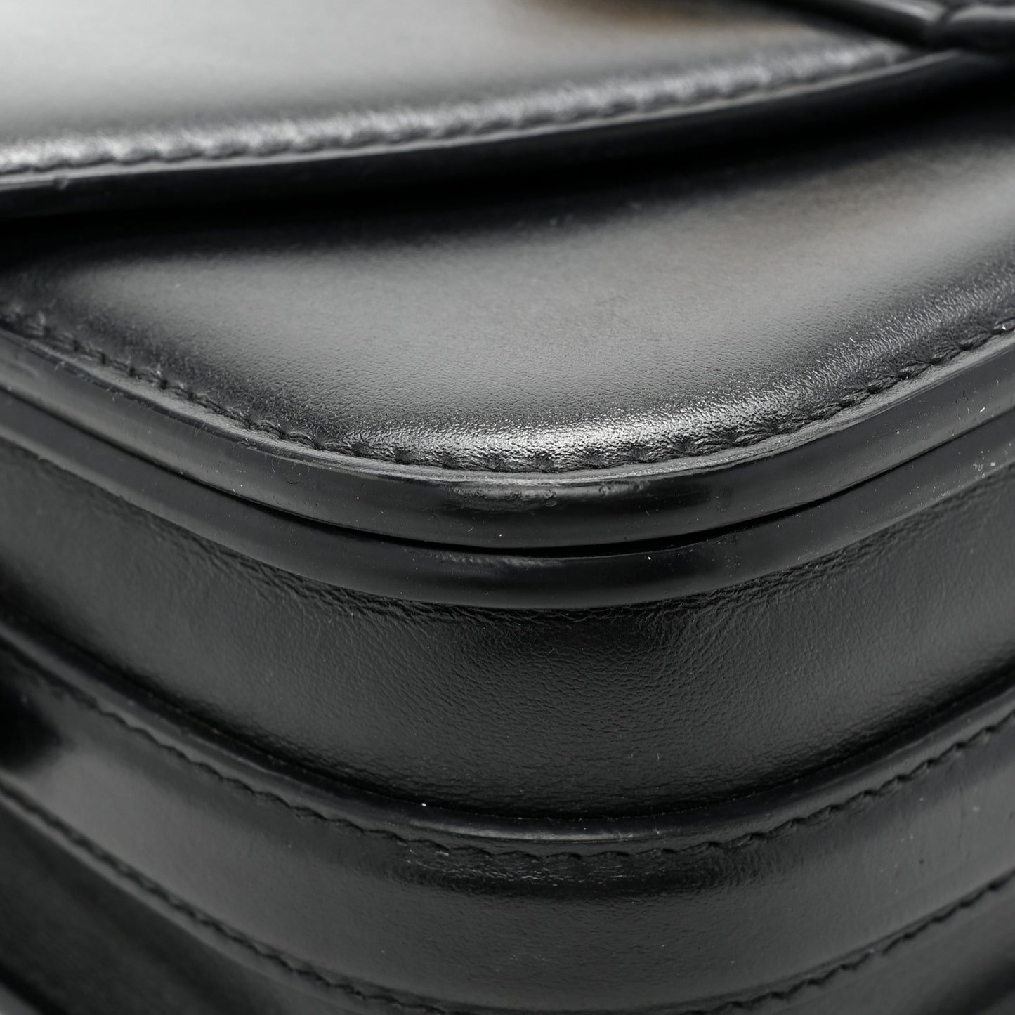 Smooth Calfskin LV Pont 9 Black