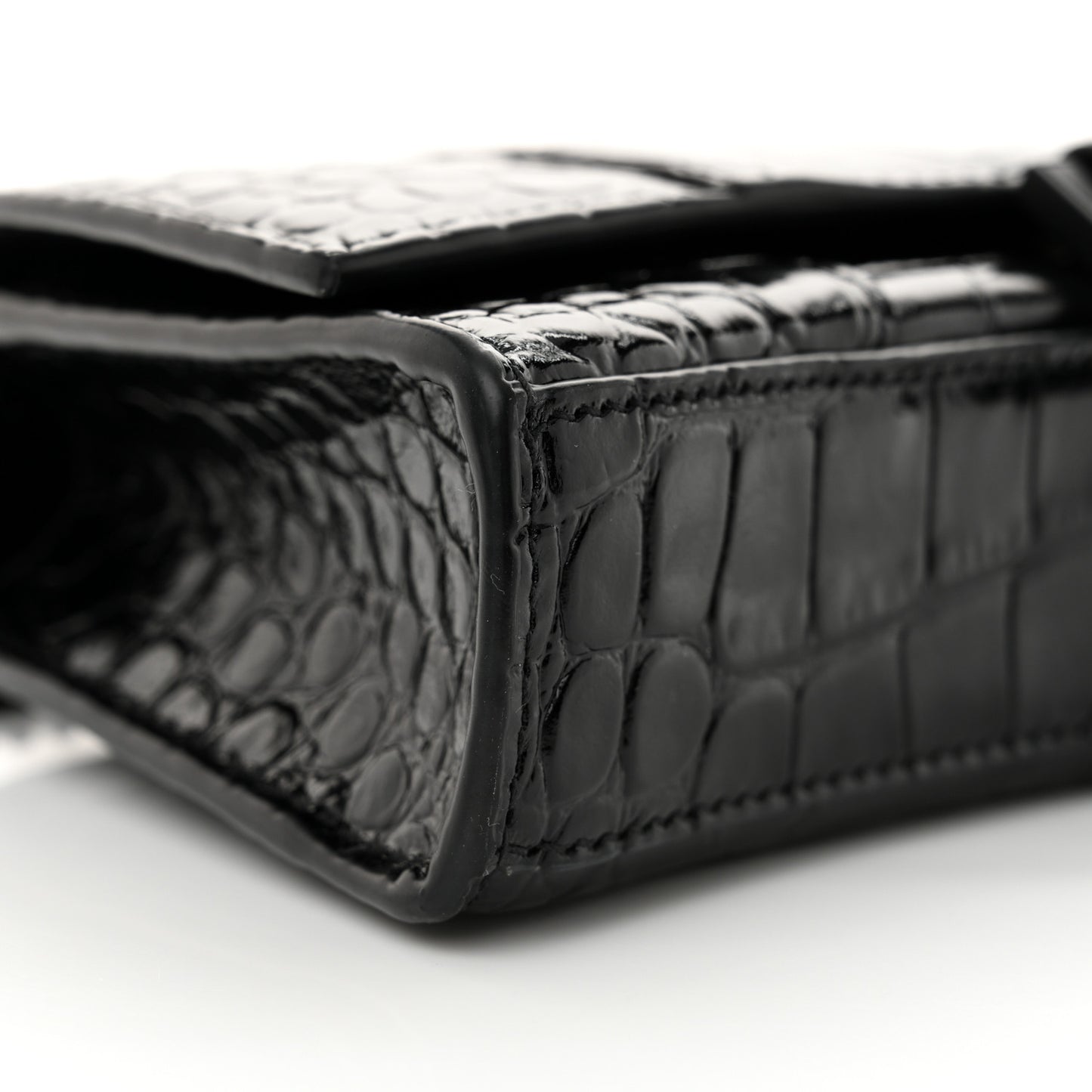 Shiny Calfskin Monochrome Crocodile Embossed Hourglass Chain Bag Black