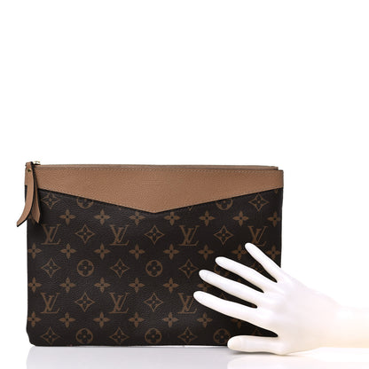 Louis Vuitton Monogram Daily Pouch Sesame 2 of 13