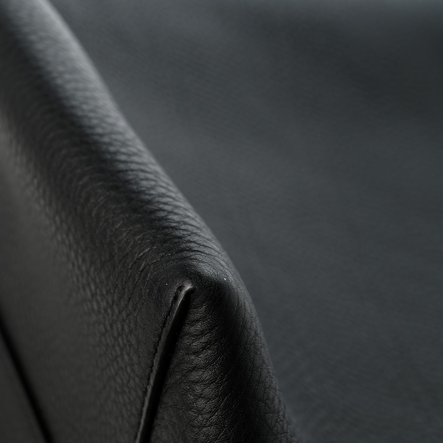 Grained Calfskin Medium N/S Park Tote Black