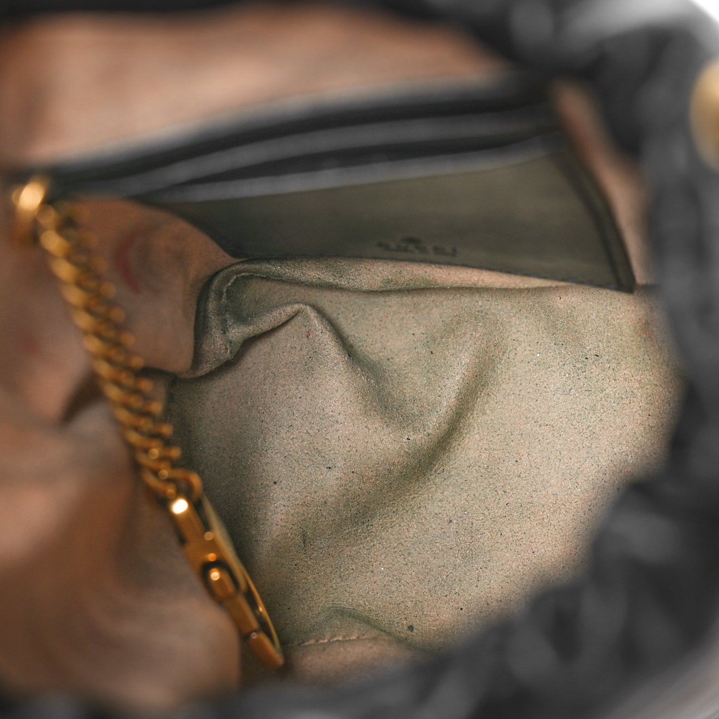 Calfskin Matelasse Mini GG Marmont 2.0 Bucket Bag Black