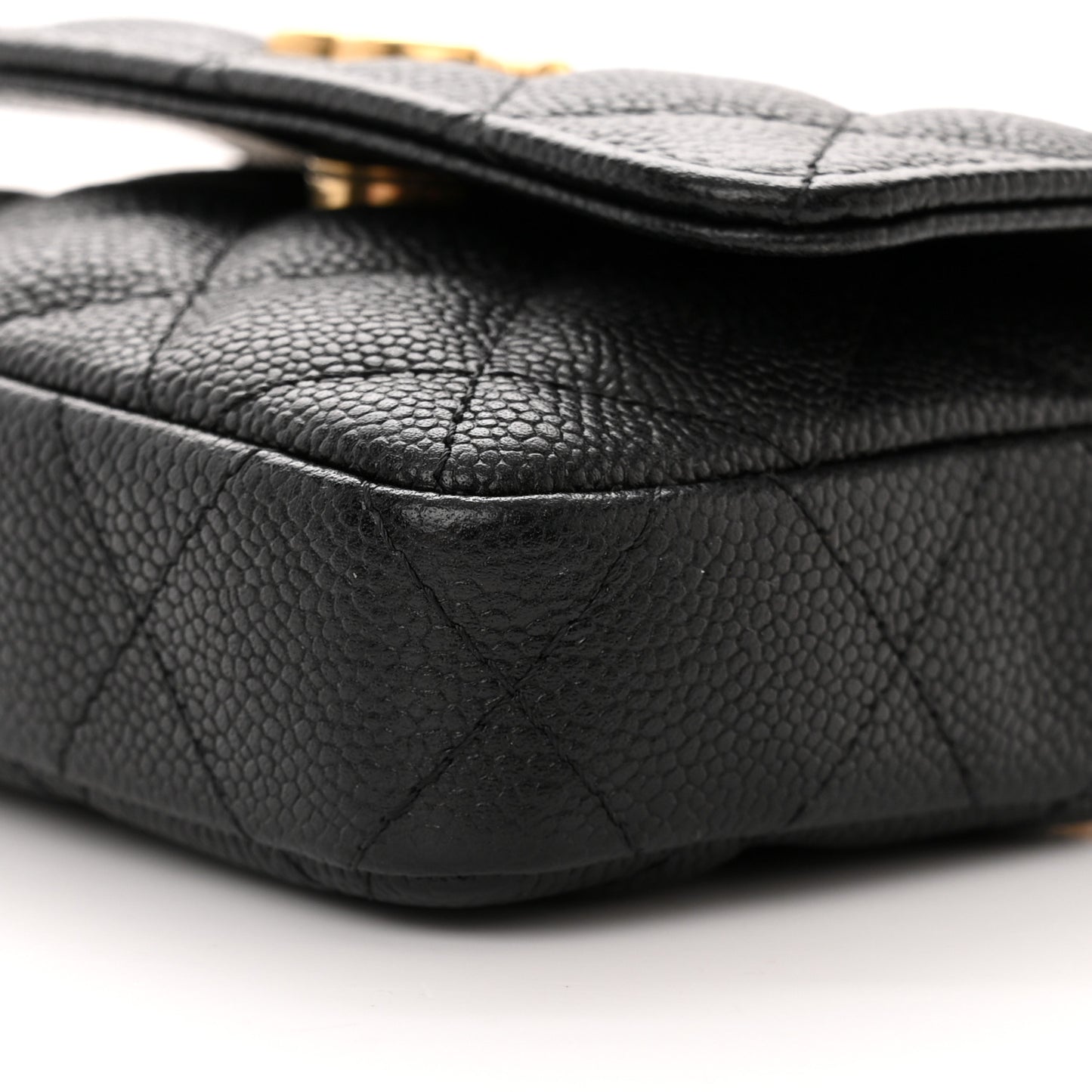 Caviar Quilted Sweetheart Clutch With Chain Black