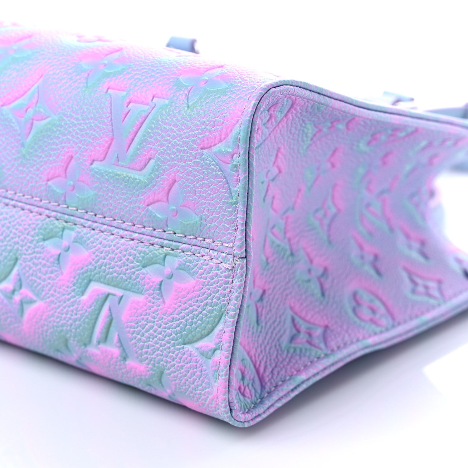 Louis Vuitton Empreinte Monogram Summer Stardust Onthego PM Lilas 8 of 8