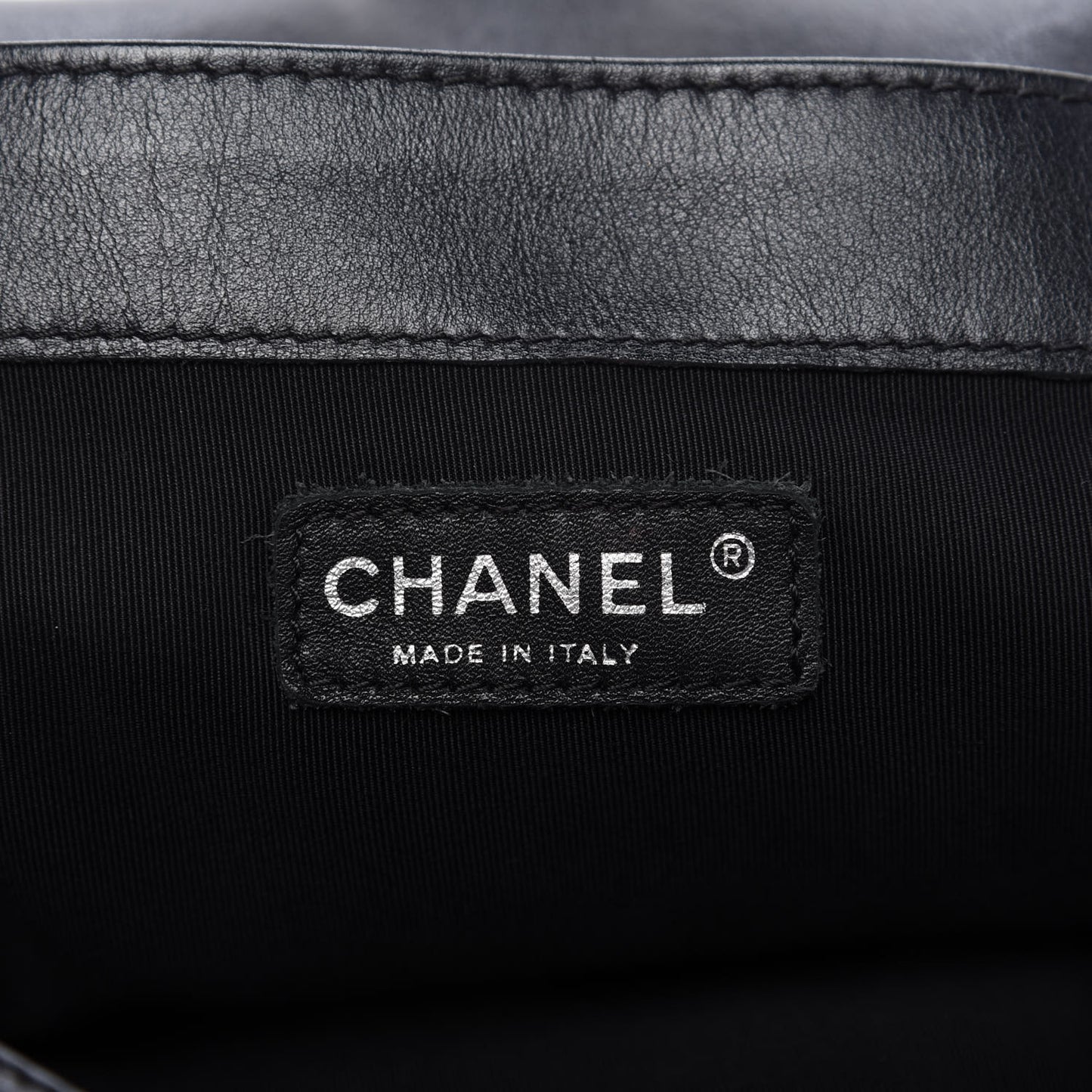 Calfskin Enchained XL Boy Flap Black