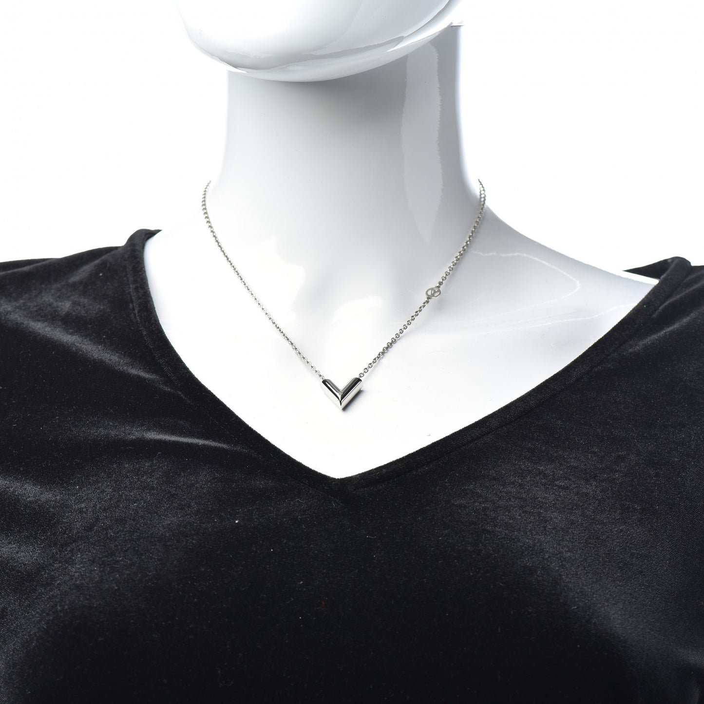 Metal Essential V Supple Necklace Silver
