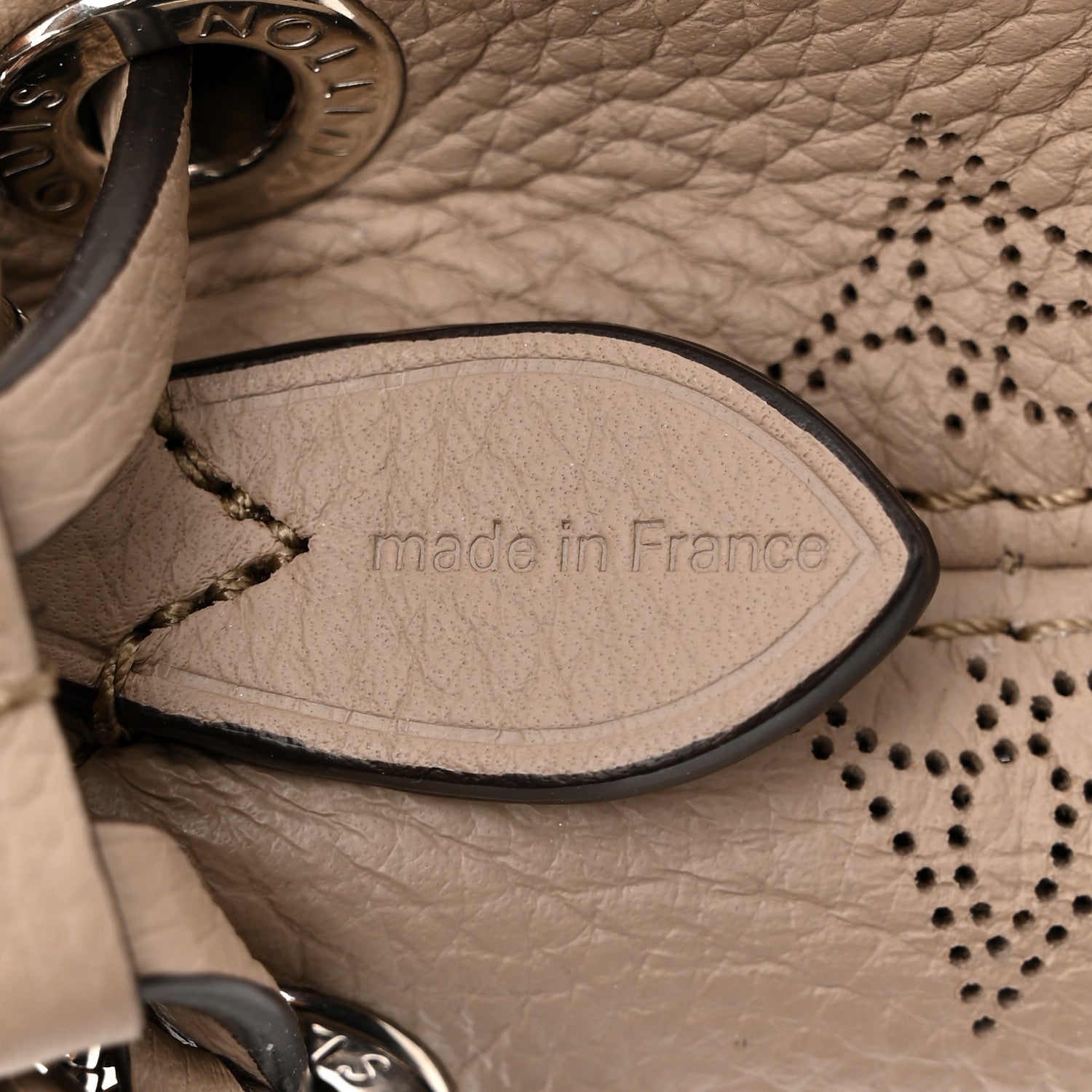 Louis Vuitton Mahina Bella Galet 7 of 10