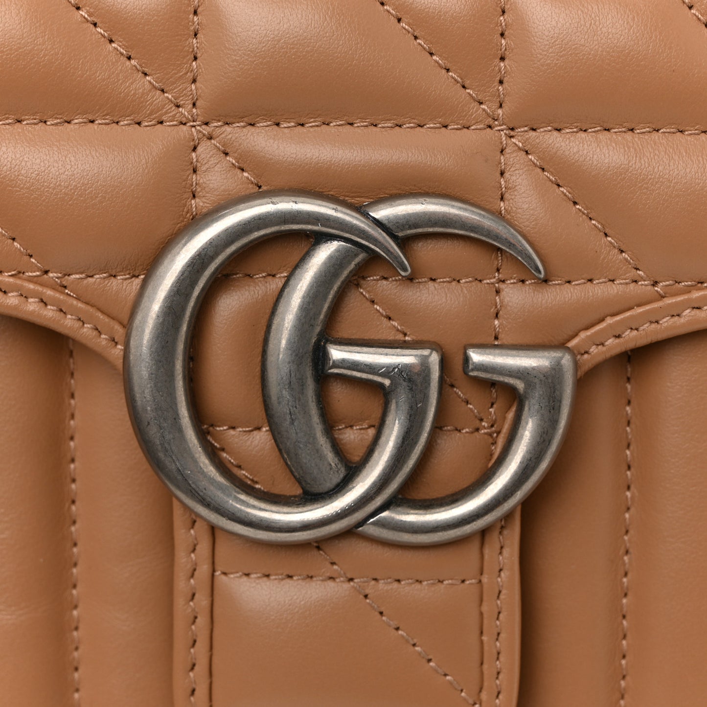 Calfskin Matelasse Aria Small GG Marmont Shoulder Bag Camelia
