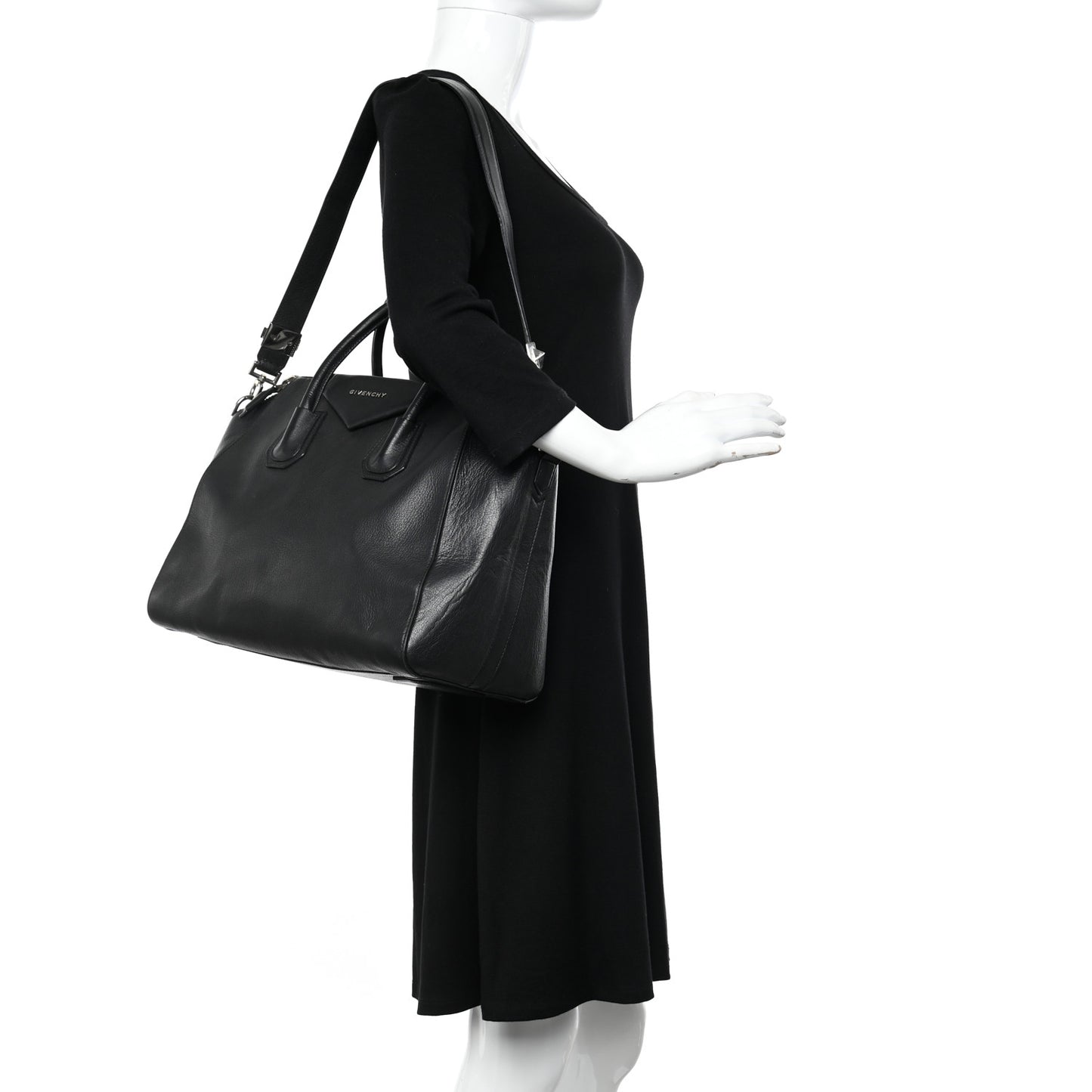 Sugar Goatskin Medium Antigona Black