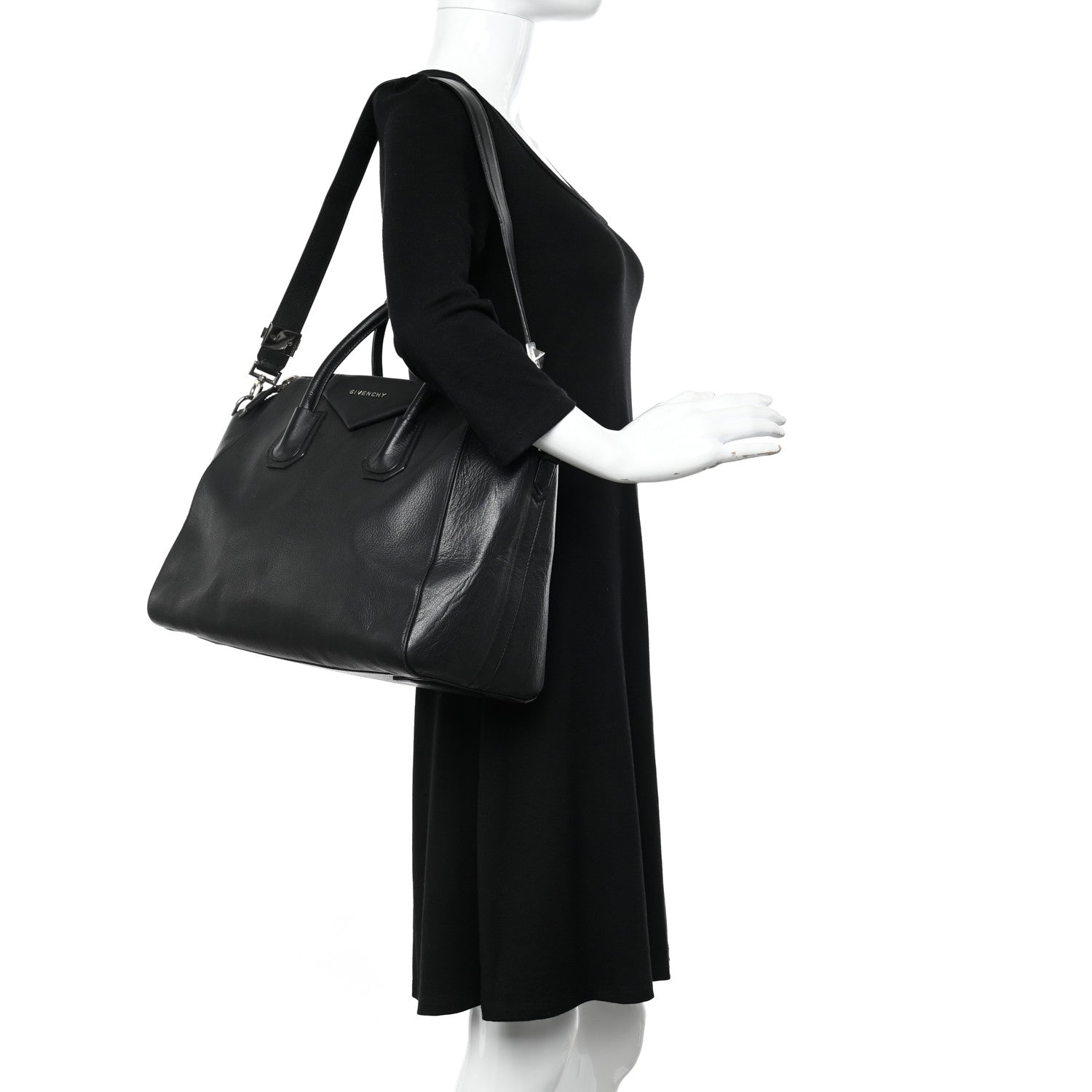 Givenchy Sugar Goatskin Medium Antigona Black 2 of 15
