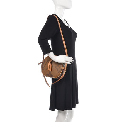Louis Vuitton Reverse Monogram Giant Boite Chapeau Souple 2 of 7