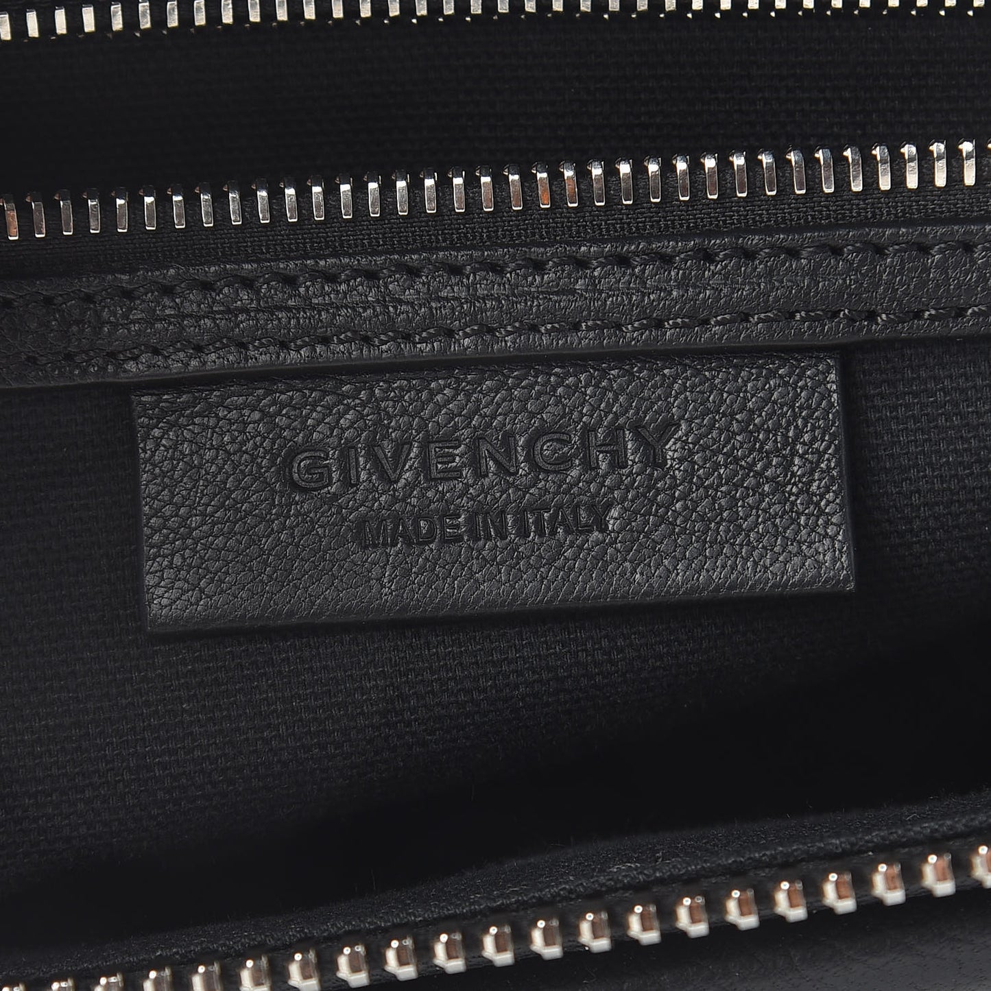 Sugar Goatskin Medium Antigona Black