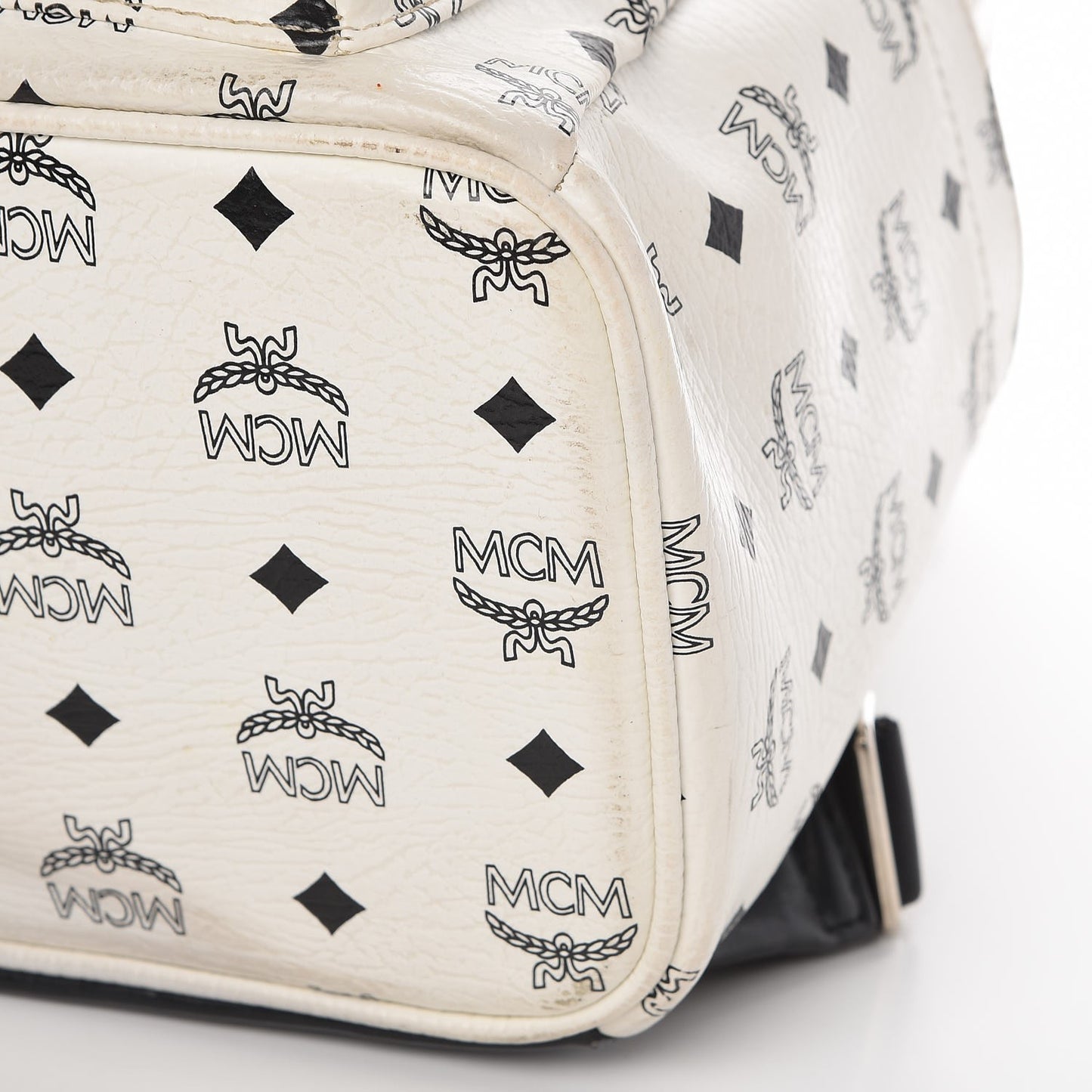 Visetos Studded Medium Stark Backpack White