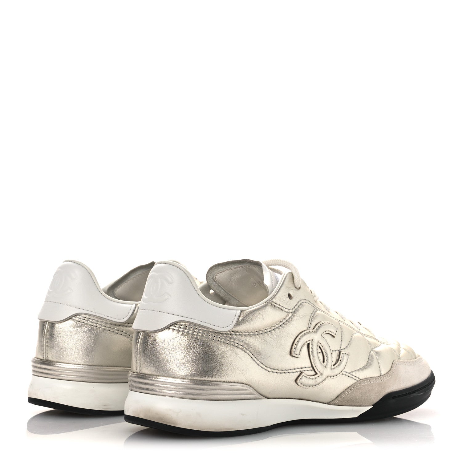 CHANEL シルバー キルティング ハイヒール Chanel Laminated Calfskin Suede Quilted Womens CC Sneakers 39