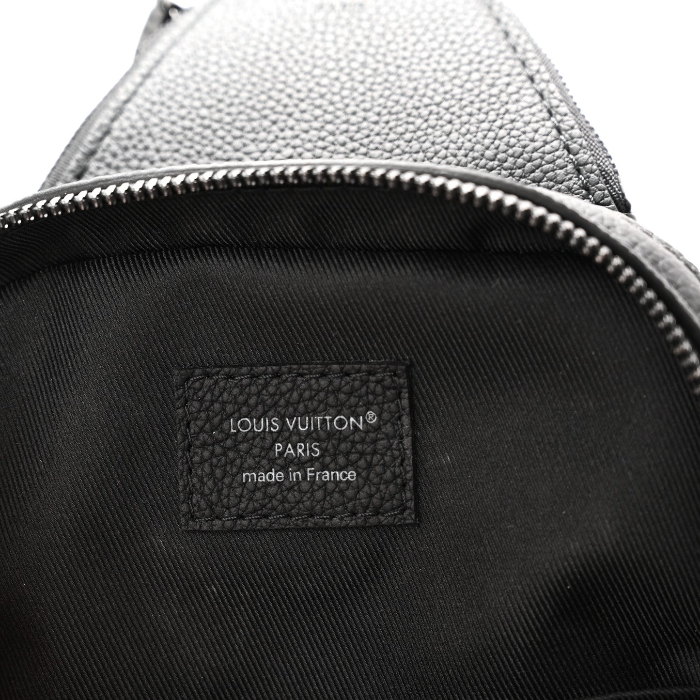 Damoflage Avenue Slingbag Black