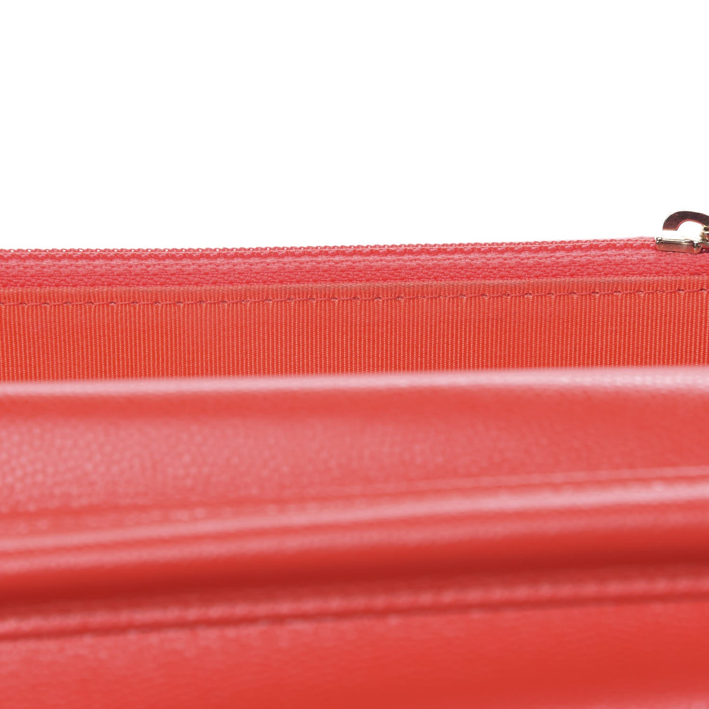 Caviar Quilted Square Wallet On Chain WOC Red