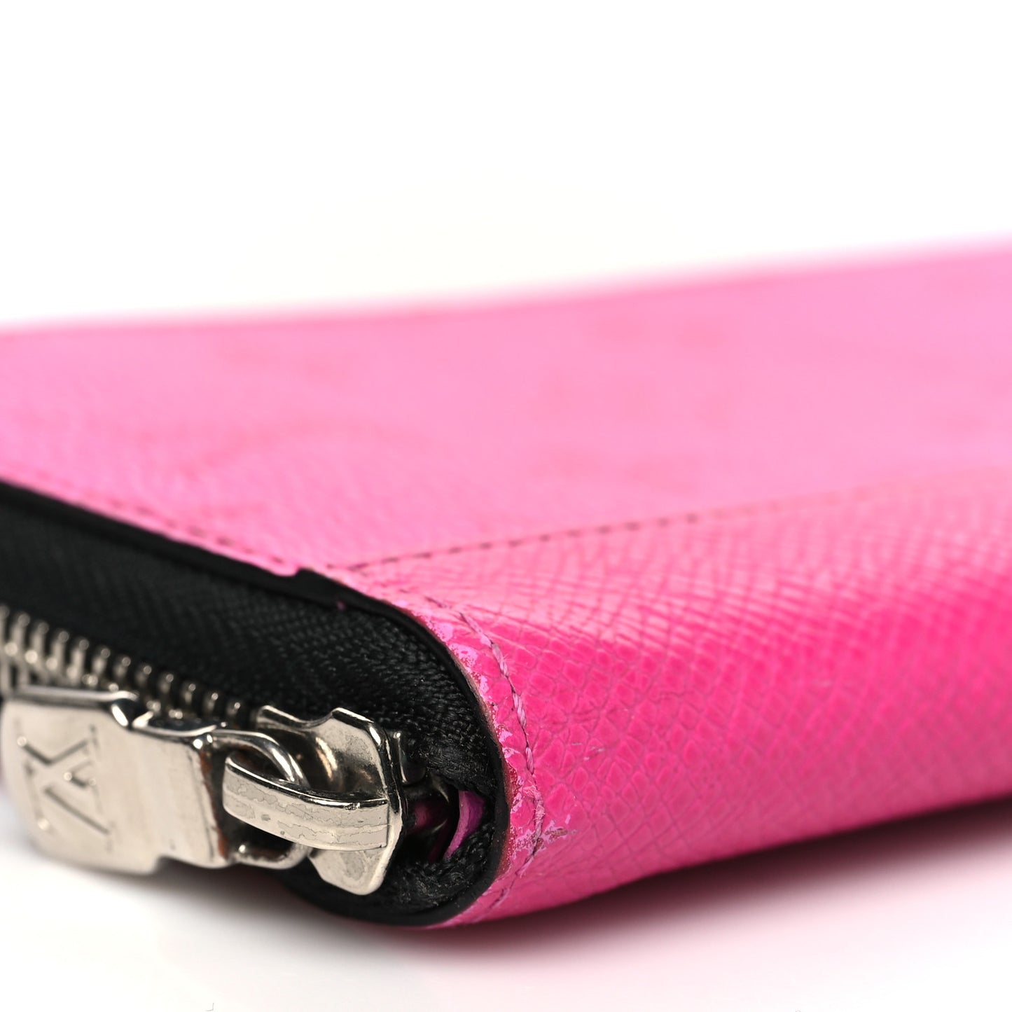 Taigarama Vertical Zippy Wallet Fuchsia