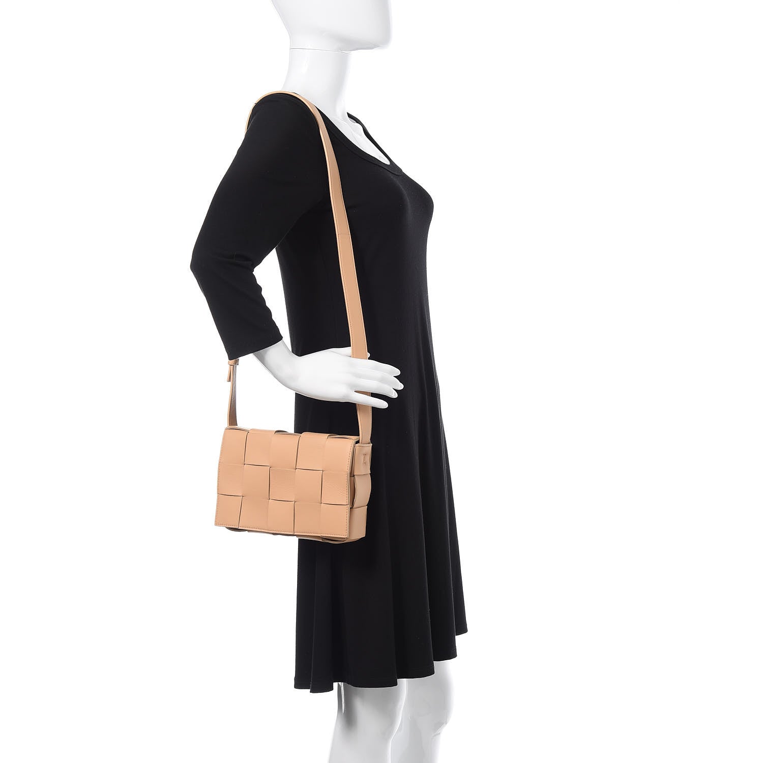 Bottega Veneta Nappa Maxi Intreccio Cassette Bag Nude 2 of 10