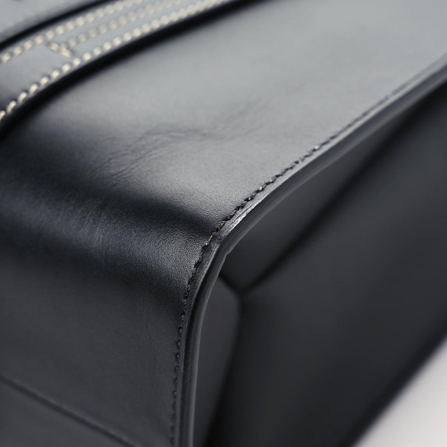 Calfskin Medium Woody Tote Black