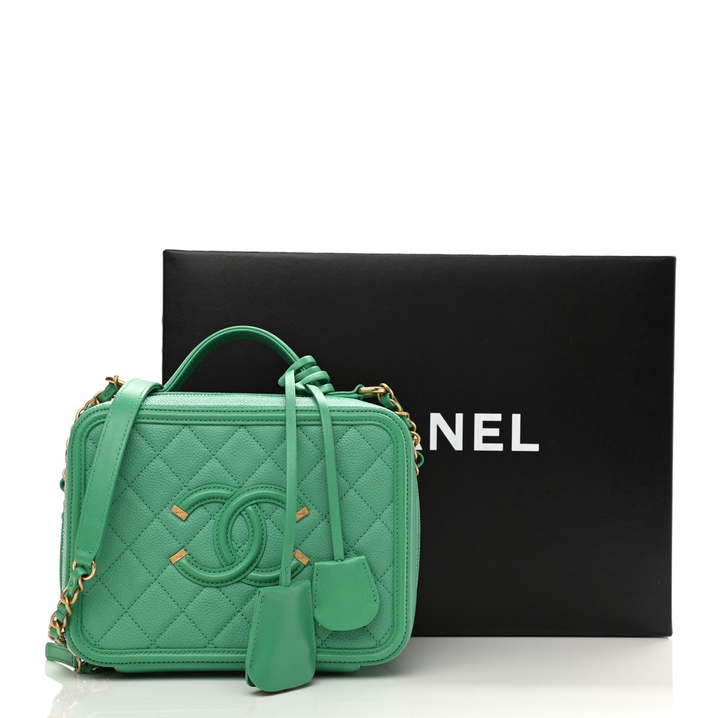 Caviar Quilted Medium CC Filigree Vanity Case Green