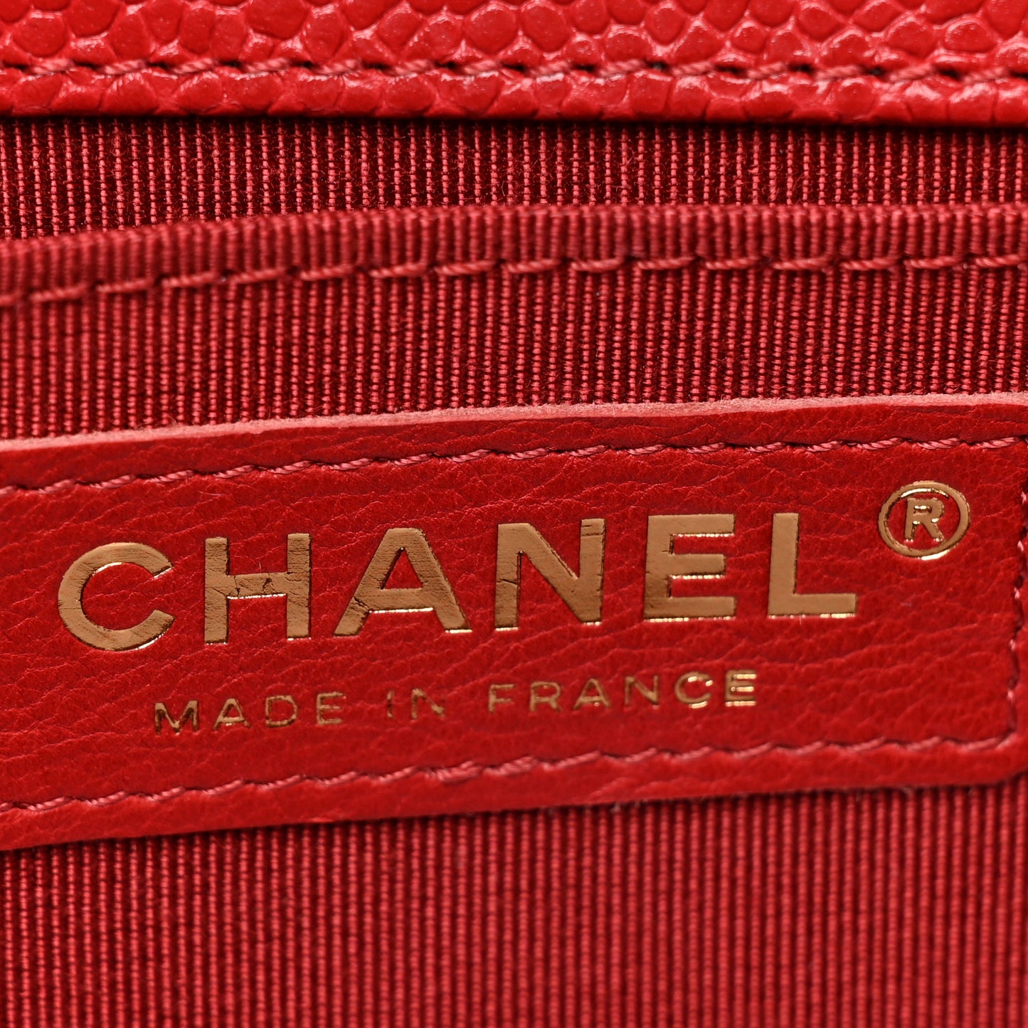 Caviar Quilted Medium Boy Flap Red
