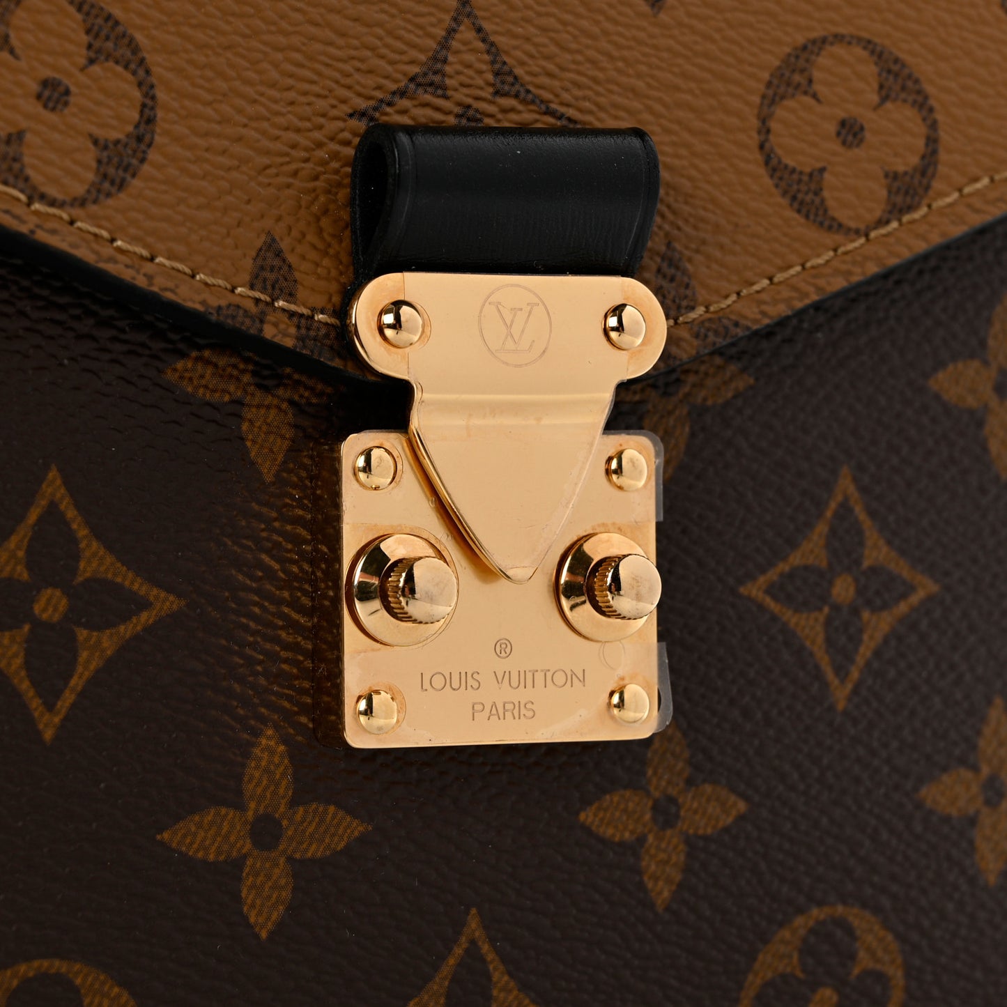 Reverse Monogram Pochette Metis