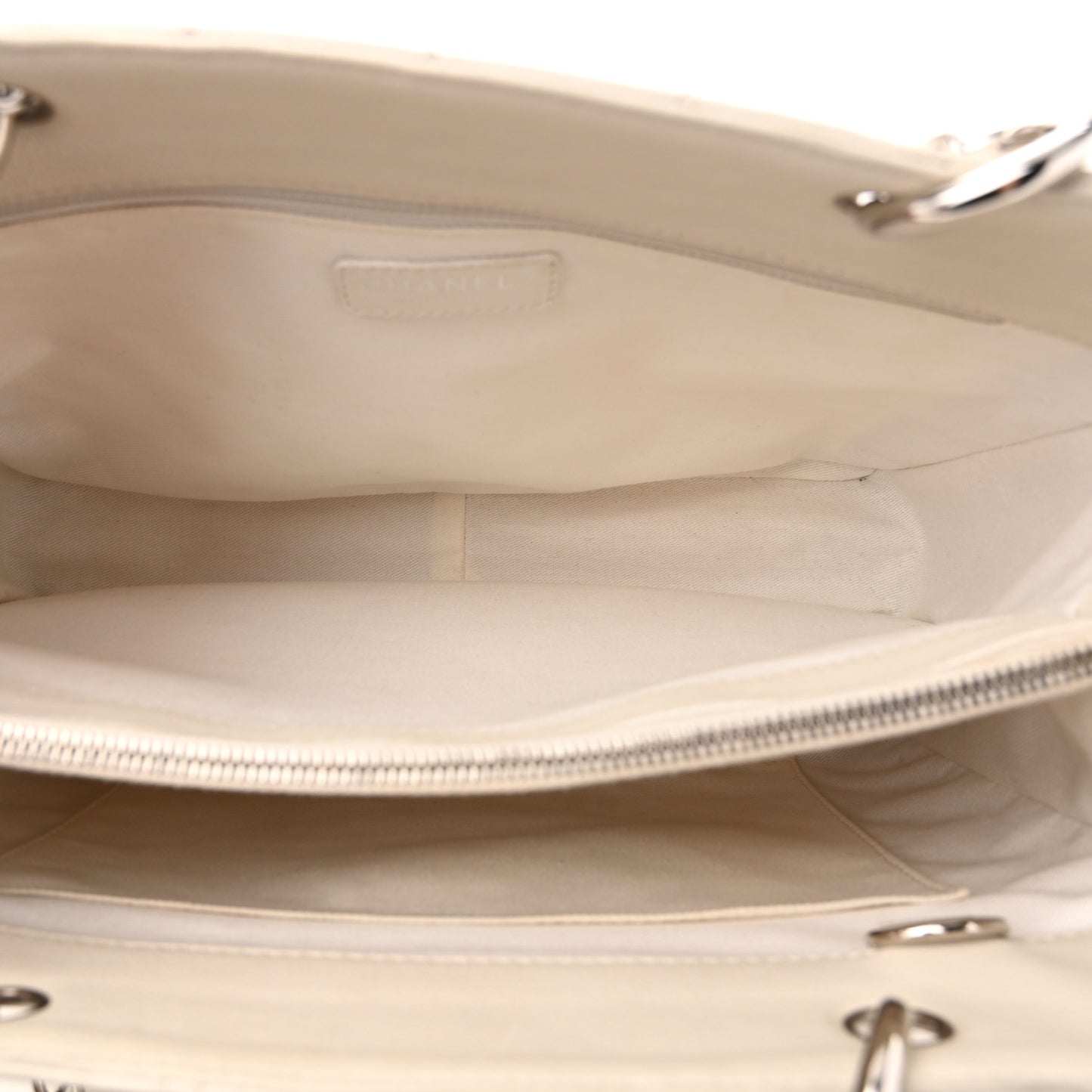 Caviar Quilted Grand Shopping Tote GST White