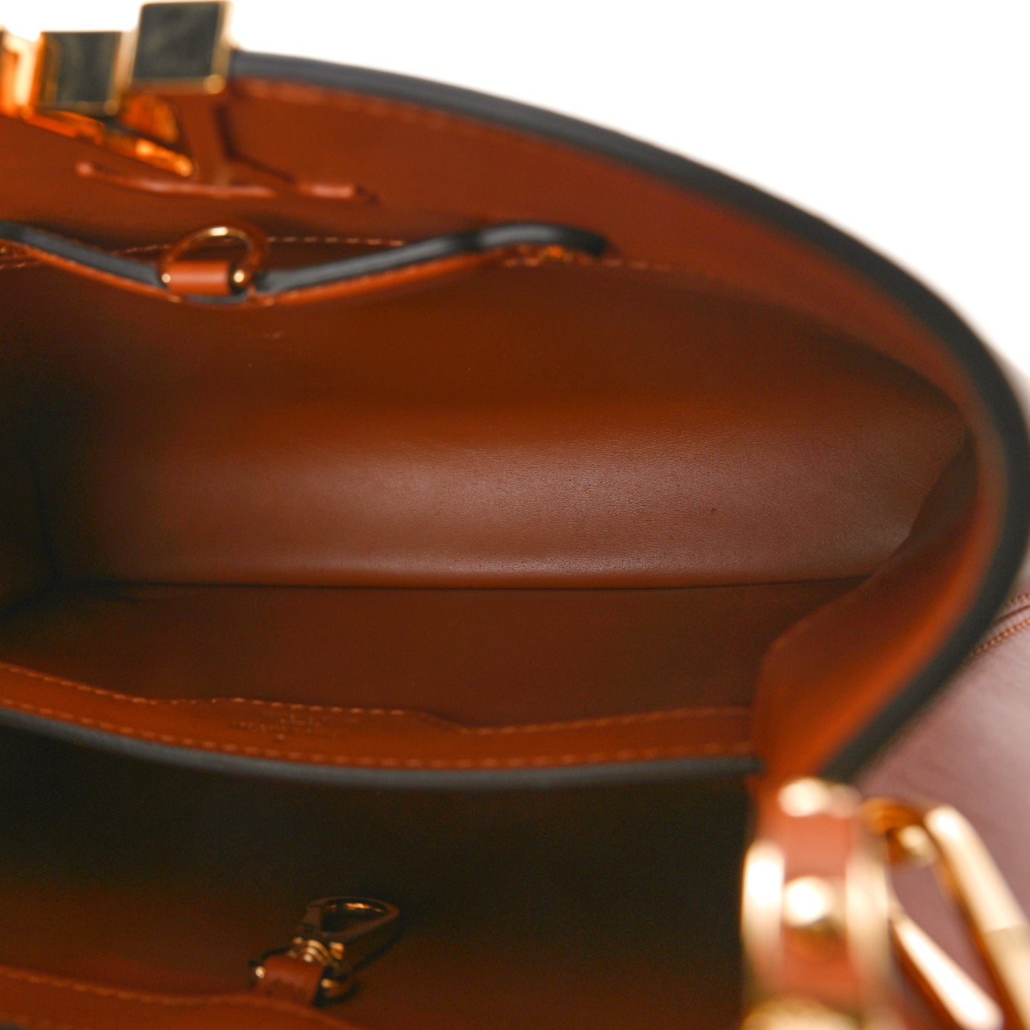 Calfskin Bolsa Capucines BB Caramel