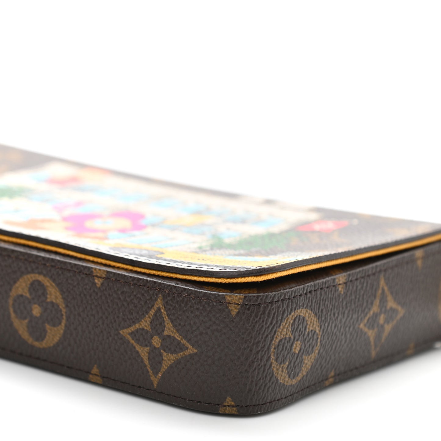 Monogram 2022 Christmas Animation New York Soho Pochette Felicie Chain Wallet Yellow