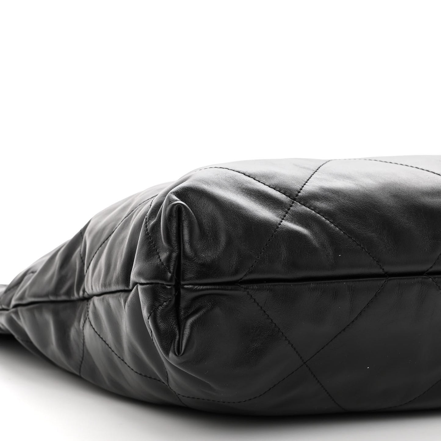 Shiny Calfskin Quilted Chanel 22 Black