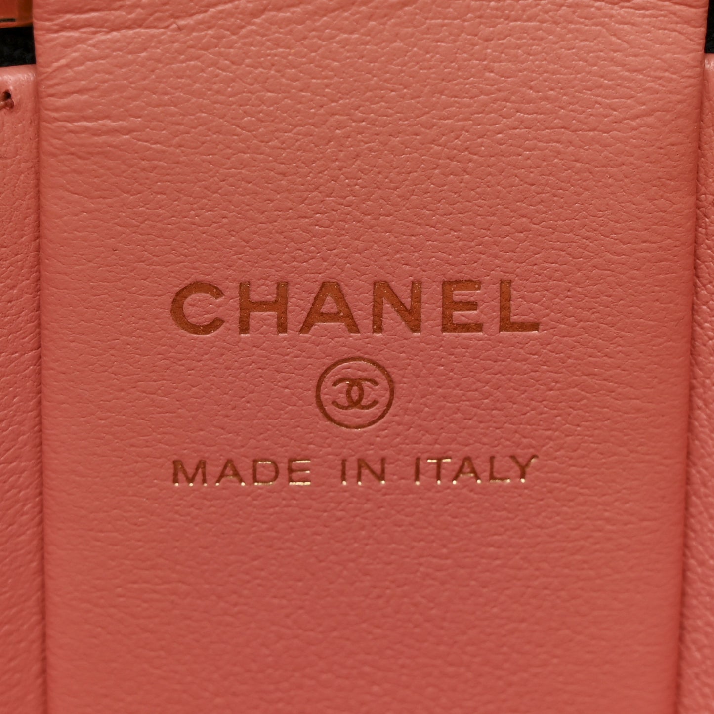 Patent Quilted Afternoon Tea Top Handle Vanity Case With Chain Black