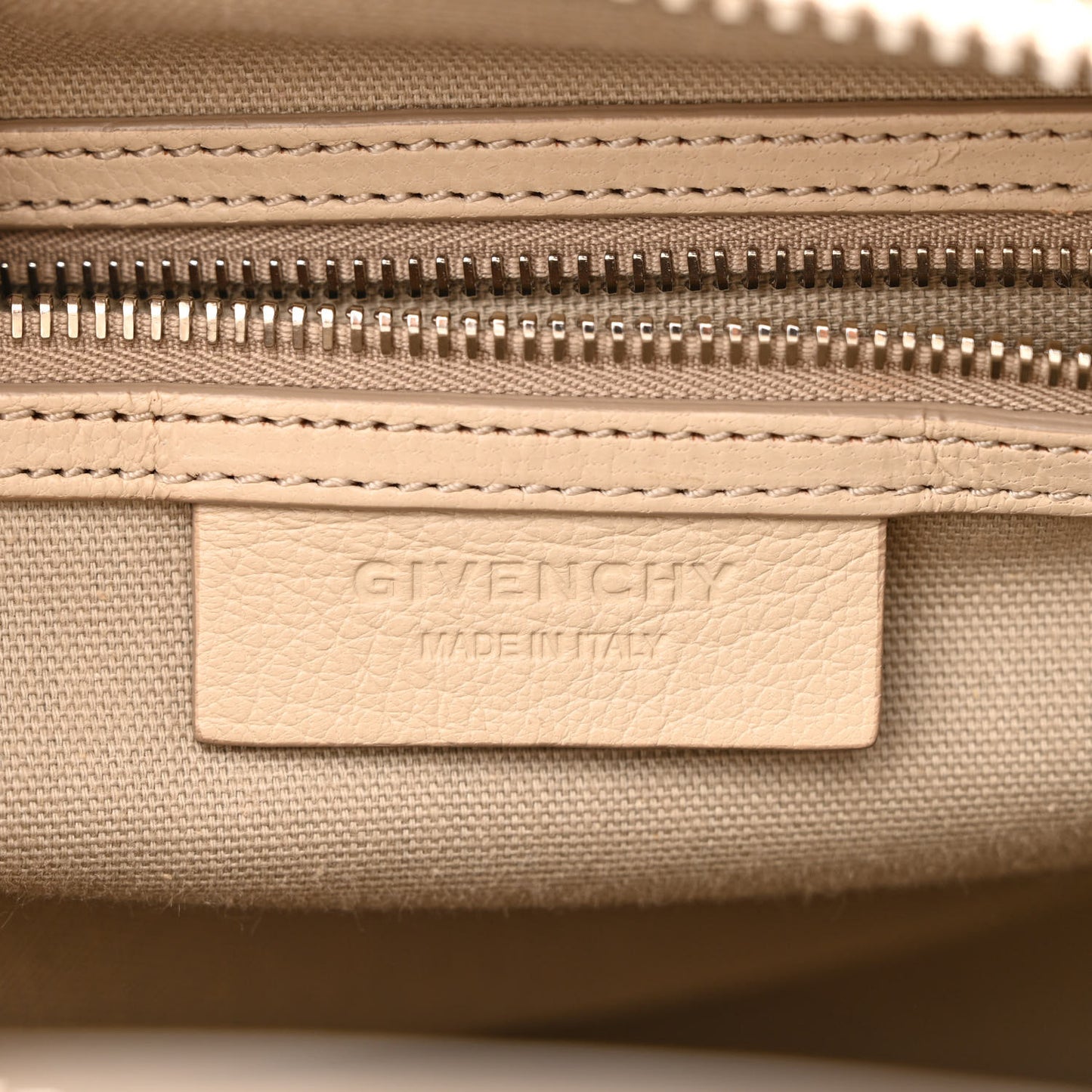 Sugar Goatskin Medium Antigona Nude