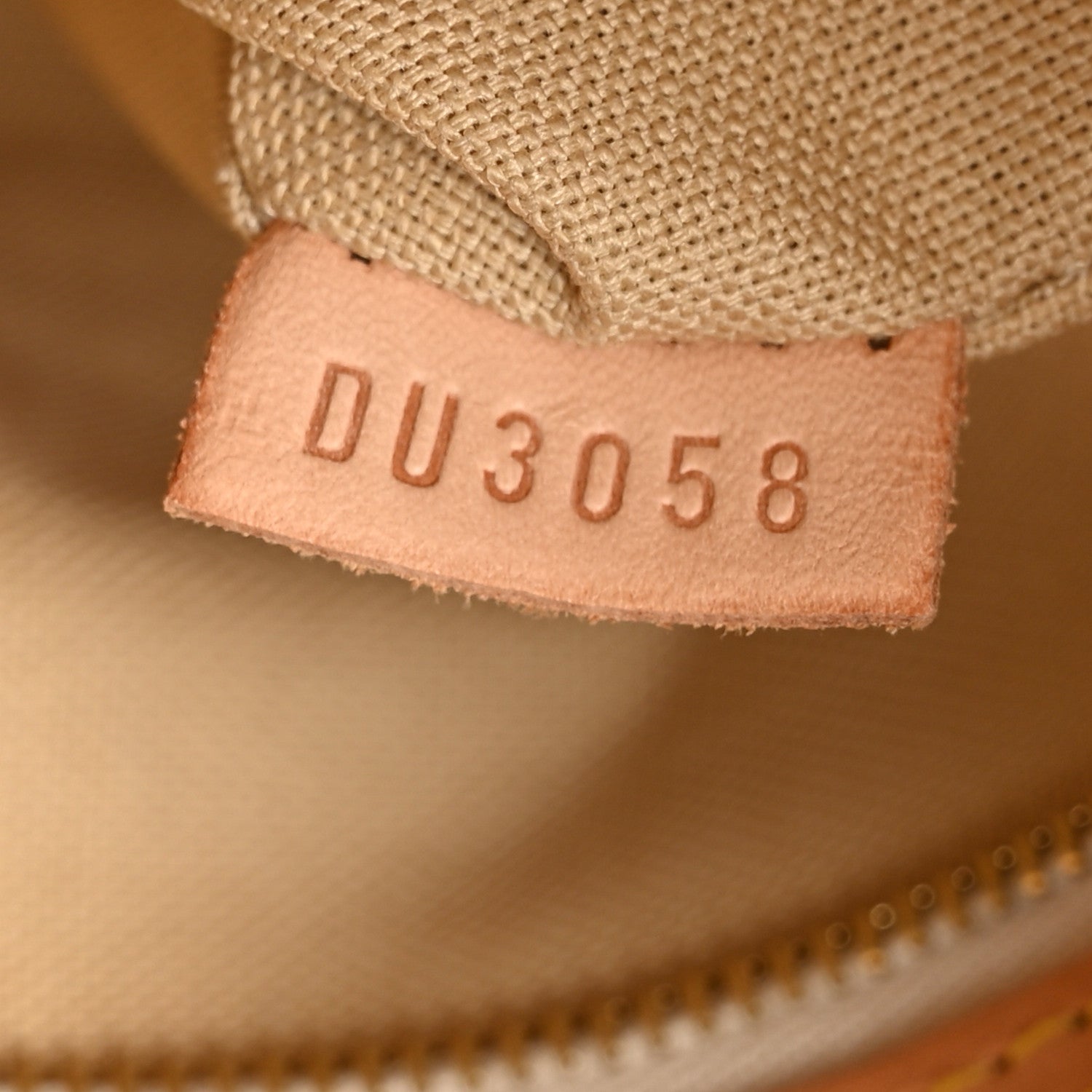 Louis Vuitton Damier Azur Batignolles Horizontal 7 of 11