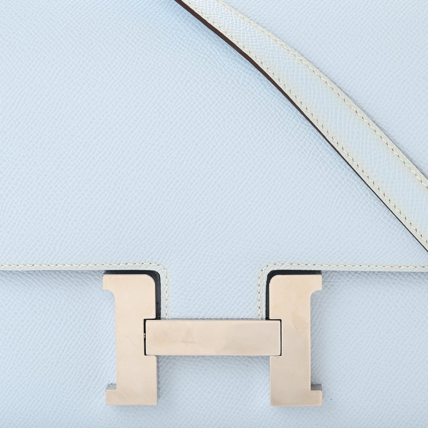 Epsom Constance 24 Bleu Brume