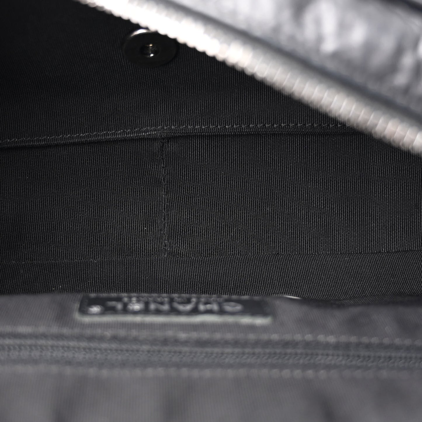 Crumpled Calfskin Quilted Medium Casual Rock Flap Black