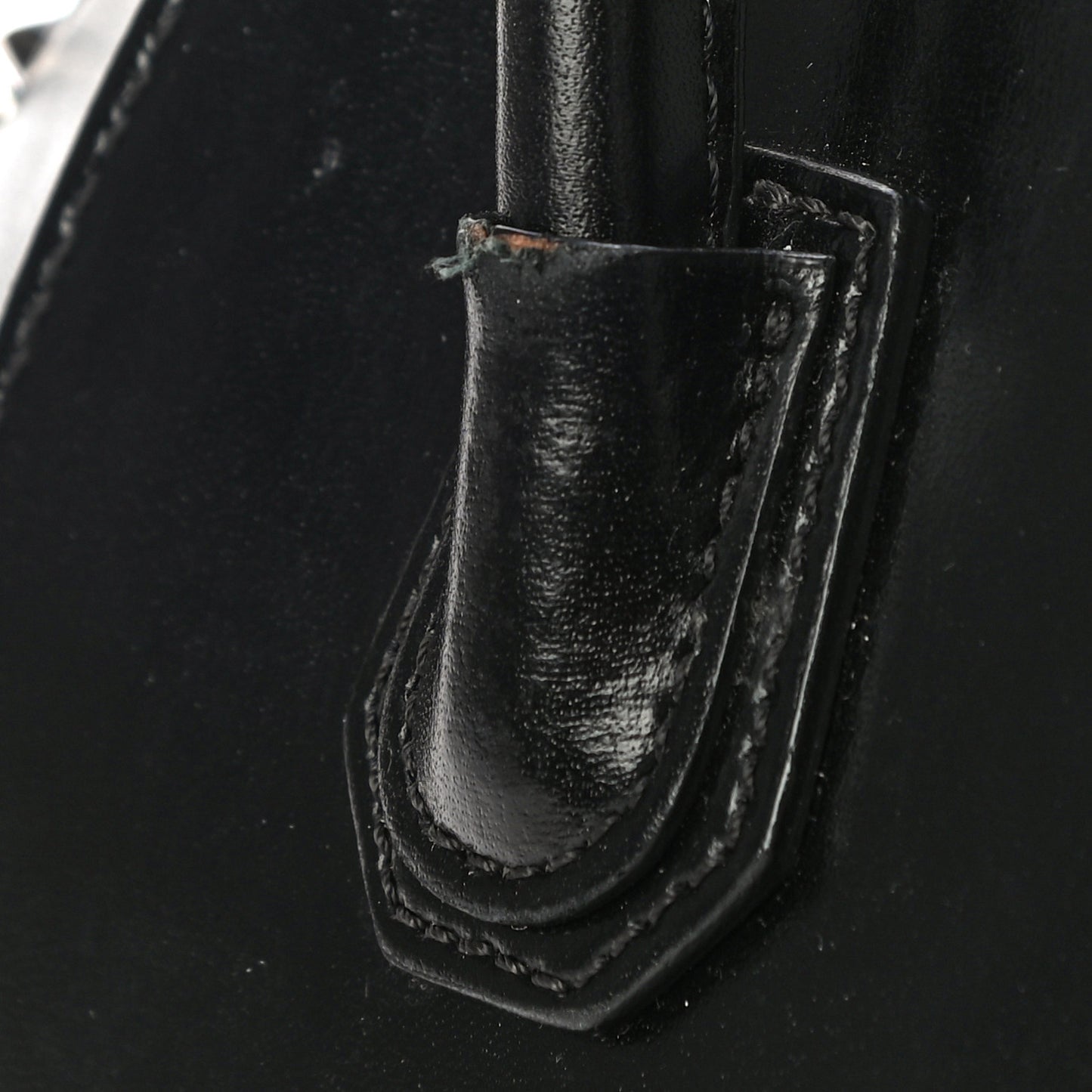 Shiny Lord Calfskin Mini Antigona Black
