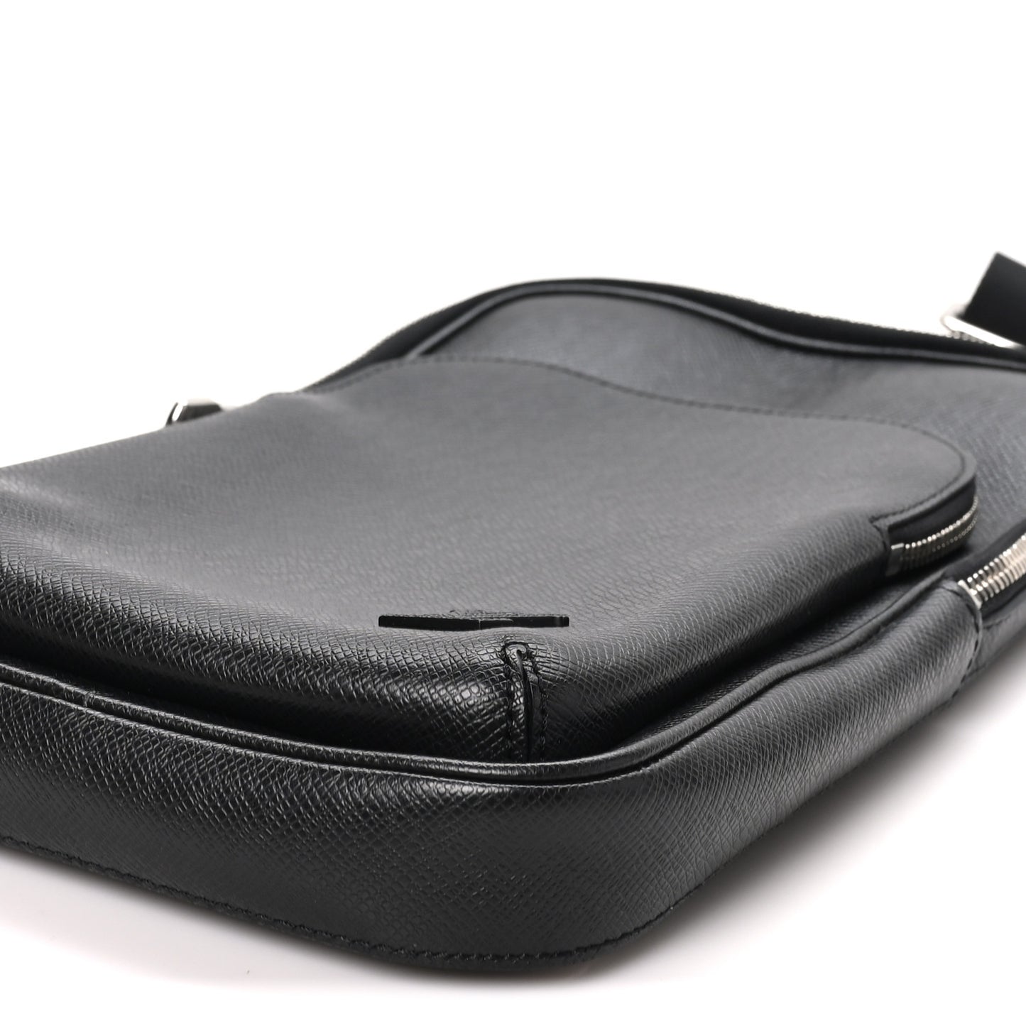 Taiga Avenue Sling Bag NM Black