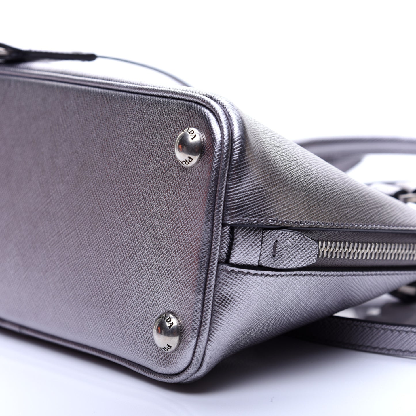 Saffiano Lux Small Promenade Tote Cromo