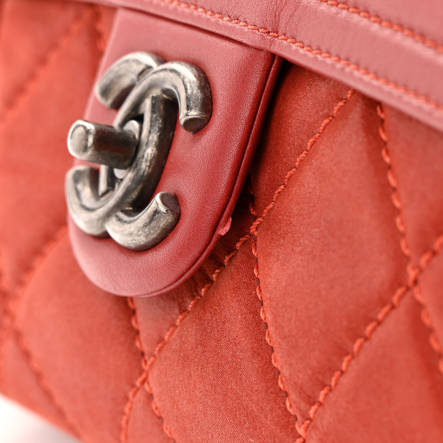 Chanel Iridescent Calfskin Jumbo In the Mix Double Flap Red 12 of 14