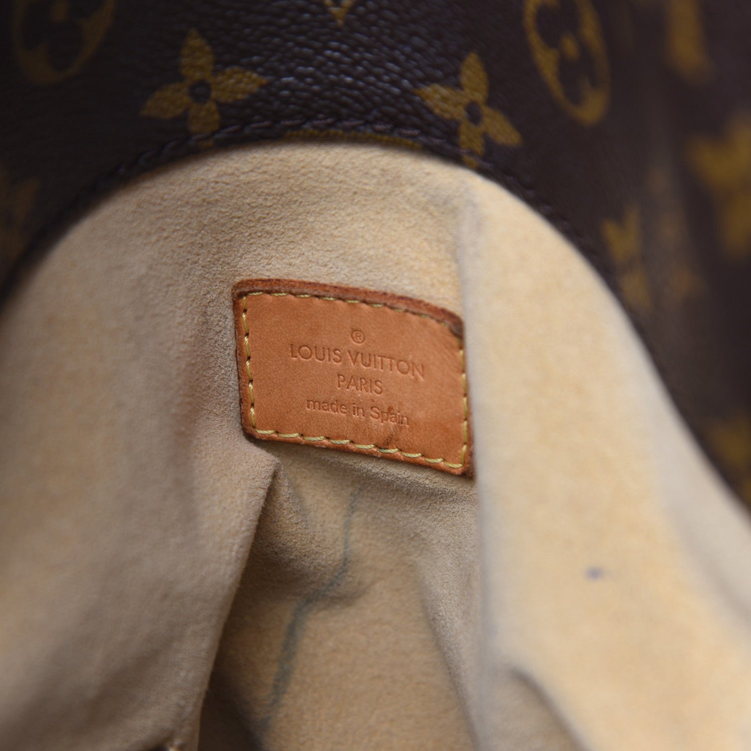 Louis Vuitton Monogram Artsy MM 8 of 13