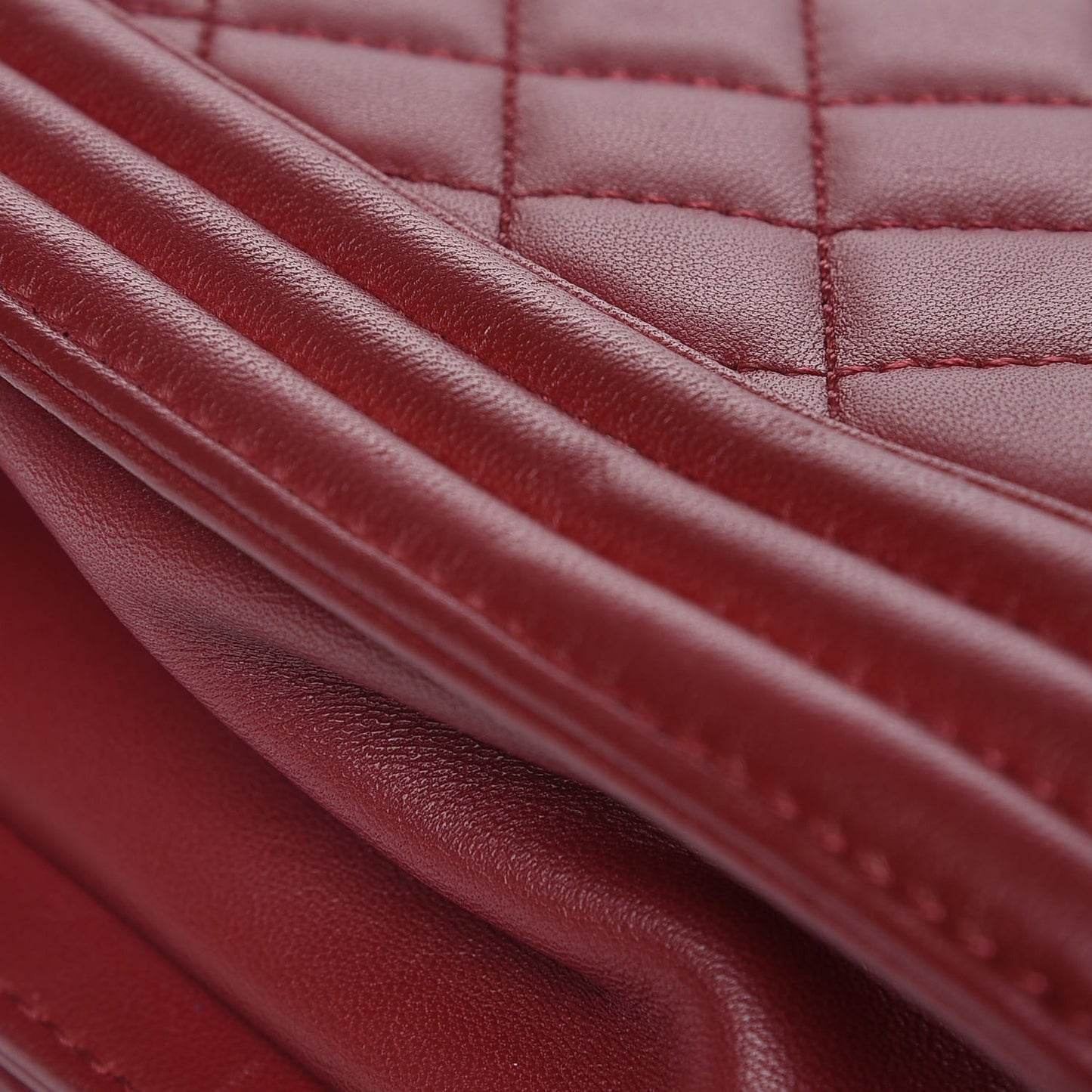 Lambskin Quilted New Medium Boy Flap Red