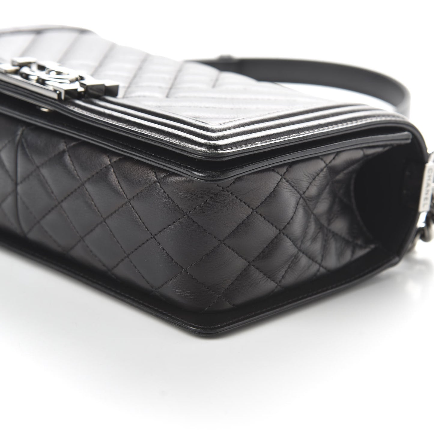 Lambskin Chevron Quilted Medium Boy Flap Black