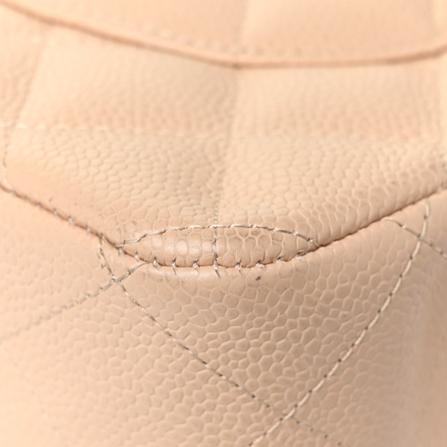 Caviar Quilted Jumbo Double Flap Beige Clair