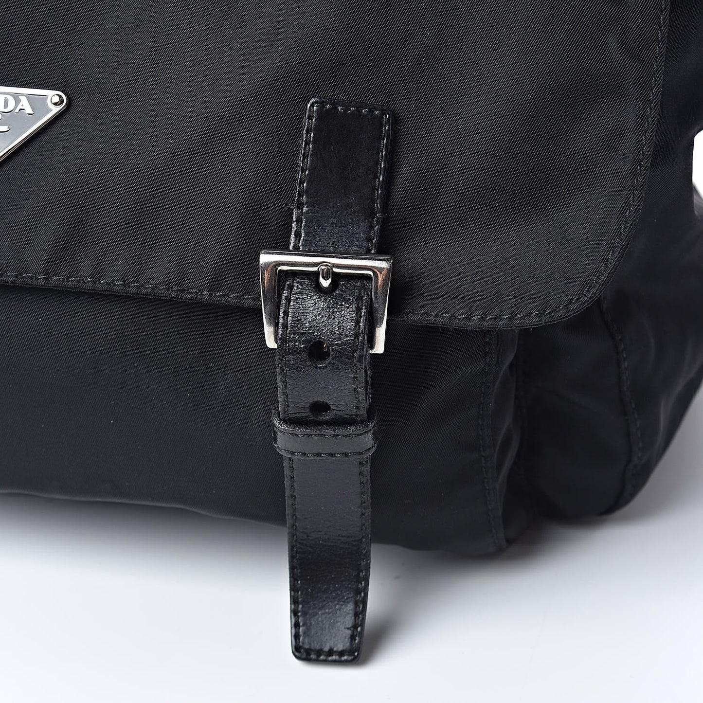 Nylon Vela Sport Messenger Bag Black