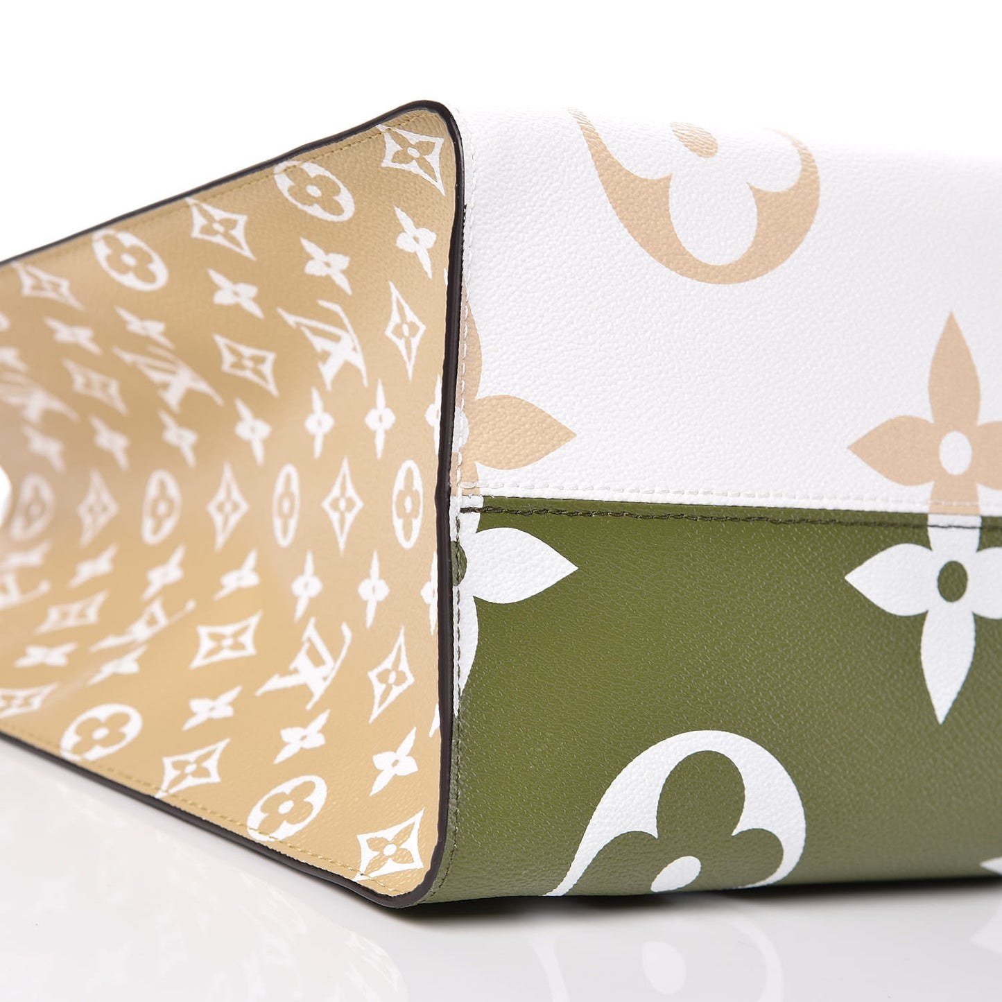 Monogram Giant Onthego GM Kaki Beige