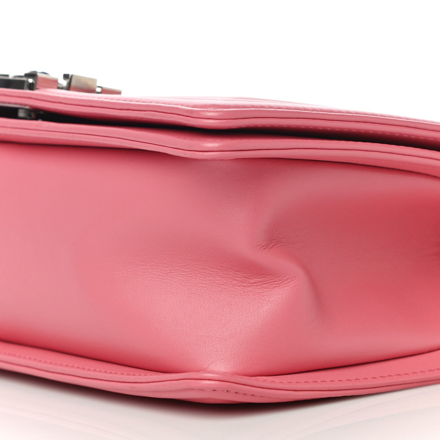 Lambskin Chevron Quilted Medium Boy Flap Pink