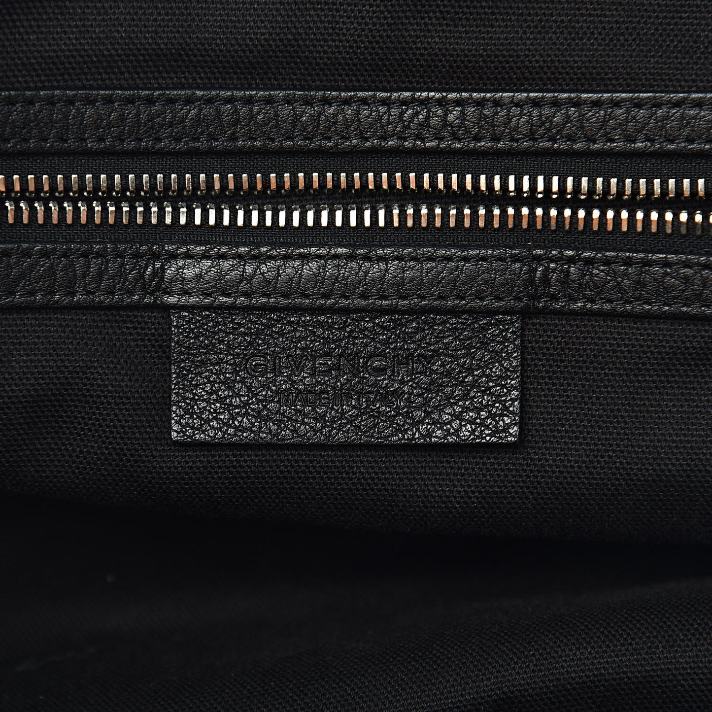 Waxy Grained Calfskin Medium Nightingale Black